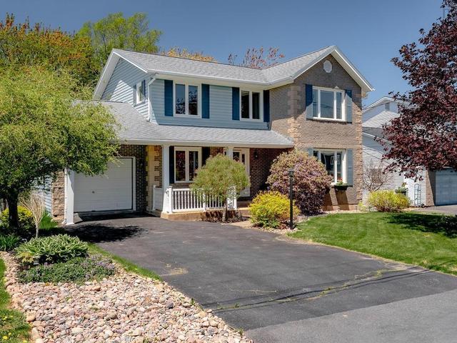 8 Capistrano Drive  Dartmouth, NS B2X 3N4