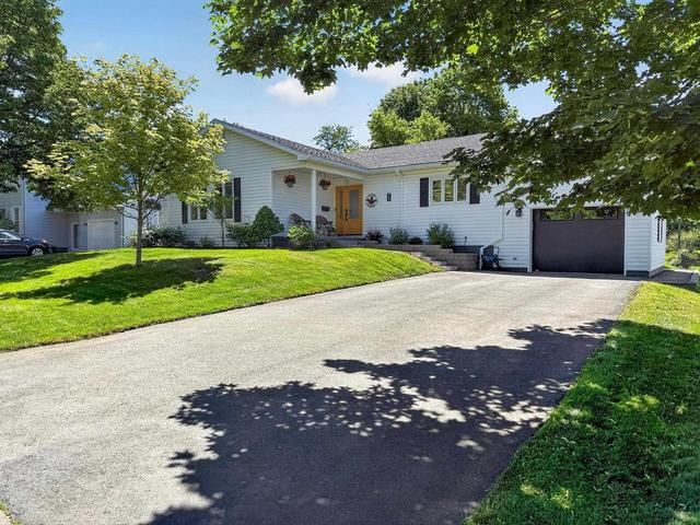 8 Windemere Court  Truro, NS B2N 5X7