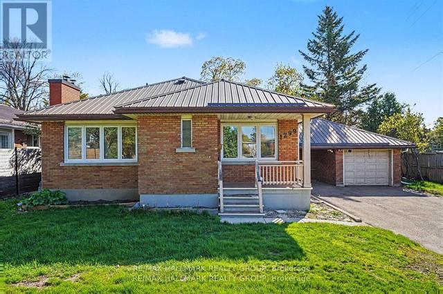 1299 EVANS BOULEVARD  Ottawa, ON K1H 7T8