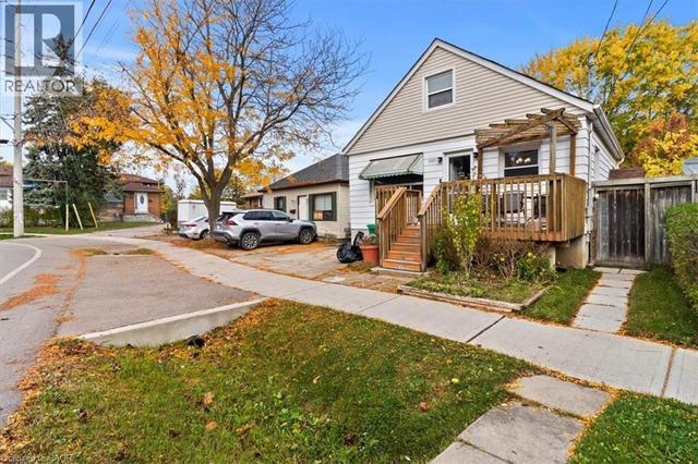 1097 ENOLA Avenue  Mississauga, ON L5G 4B1