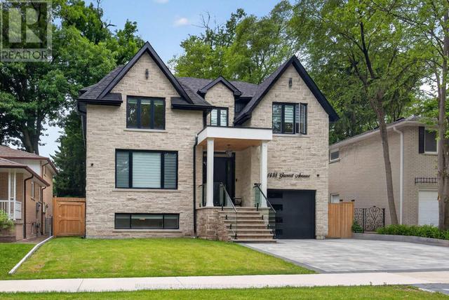 1438 GARNET AVENUE  Mississauga, ON L5G 4C6