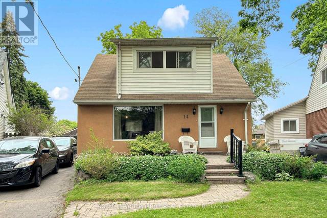14 HESLOP DRIVE  Toronto, ON M8W 4R1