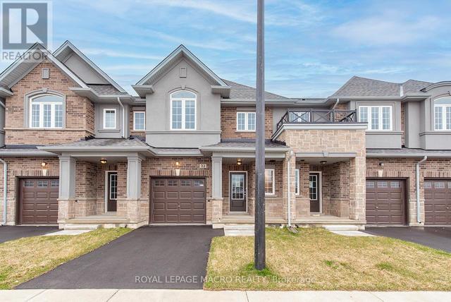 22 LINDEN PARK LANE  Hamilton, ON L9A 1Y1