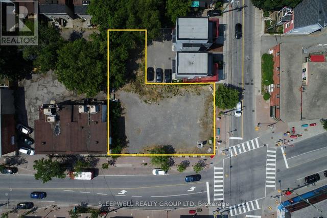 290 BOOTH STREET  Ottawa, ON K1R 7J7