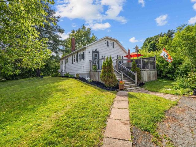 60 Ambrose Street  Charlottetown, PE C1A 3P7