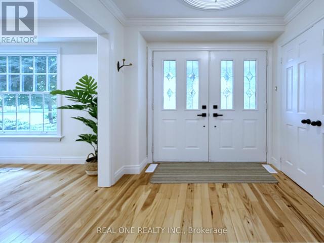 1585 CROMBIE ROAD  Mississauga, ON L5J 4J1