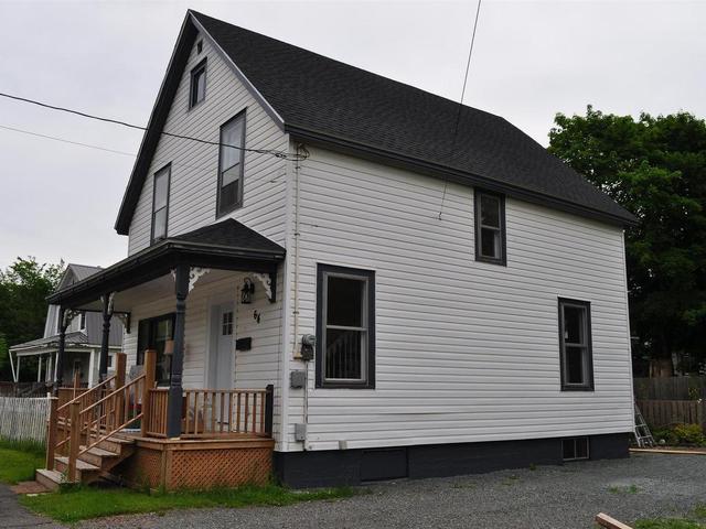 64 CENTRE Street  Truro, NS B2N 2K2