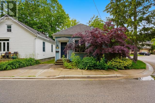 15 CARLTON AVENUE  London East (East B), ON N5Y 3M6