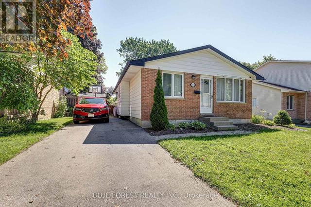 1674 ALDERSBROOK ROAD  London North (North F), ON N6G 3B8
