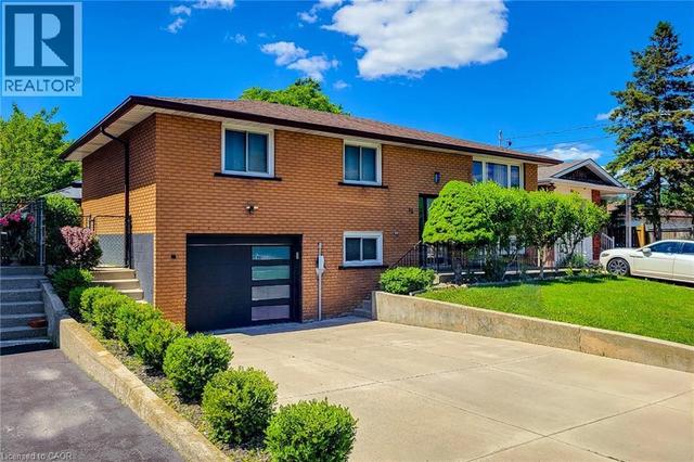 12 MAITLAND Avenue  Hamilton, ON L9A 3J3