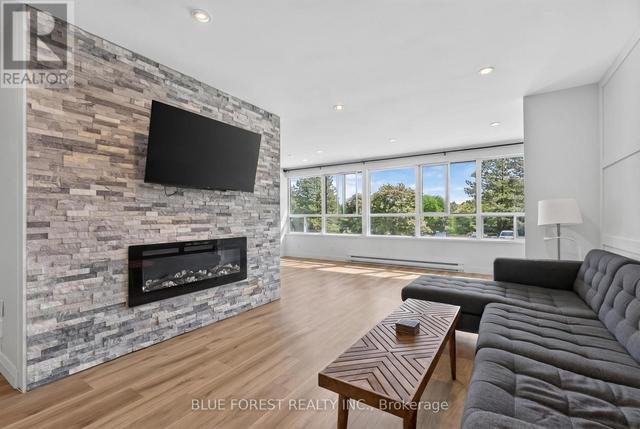 202 - 600 GRENFELL DRIVE  London North (North C), ON N5X 2R8