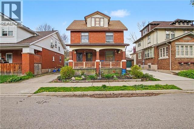 30 HOHNER Avenue  Kitchener, ON N2H 2V4