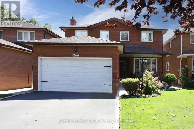 1086 HEDGE DRIVE  Mississauga, ON L4Y 1G2