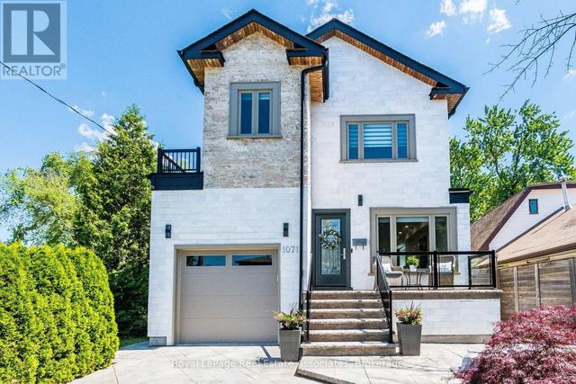 1071 WESTMOUNT AVENUE  Mississauga, ON L5E 1X5