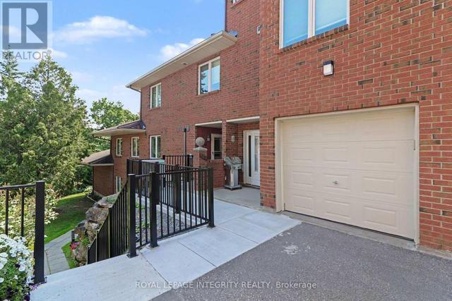 26 - 403 STRATAS CIRCUIT  Ottawa, ON K2L 3K6