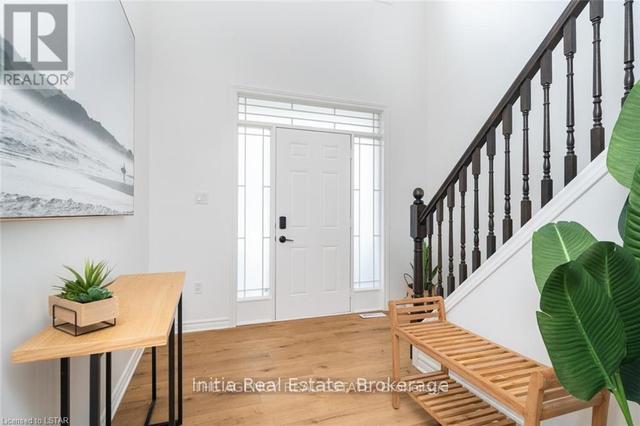 940 MAPLERIDGE STREET  London North, ON N6H 0A6