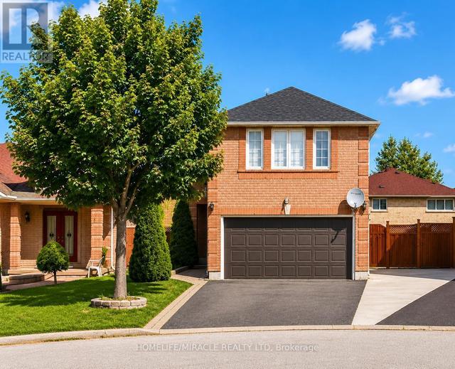 6 FLAMING OAK COURT  Brampton, ON L6Y 4G5