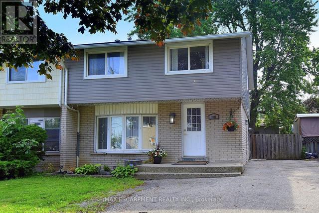 1091 UPPER WELLINGTON STREET  Hamilton, ON L9A 3S5