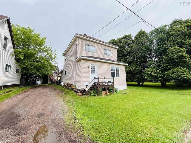 9 Dundonald Street  Amherst, NS B4H 1G8