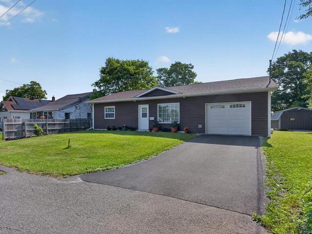 17 Moore Street  Truro, NS B2N 4N8
