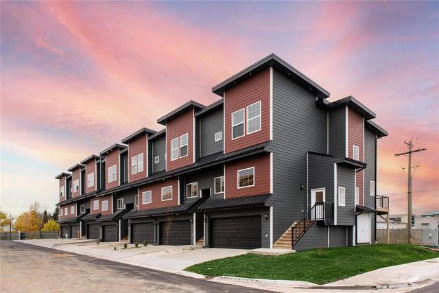 8 Woodridge Way  Brandon, MB R7A 7X8