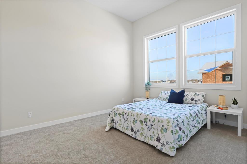 8 Woodridge Way, Brandon, MB 