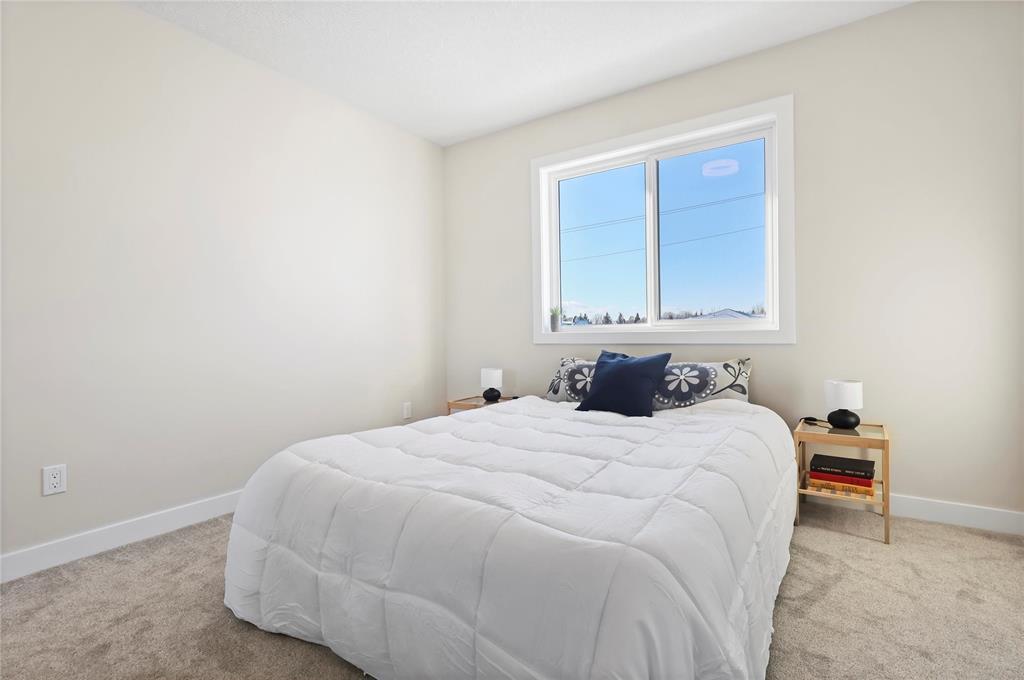8 Woodridge Way, Brandon, MB 