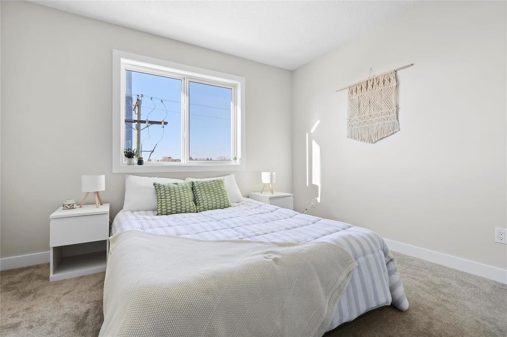 8 Woodridge Way, Brandon, MB 