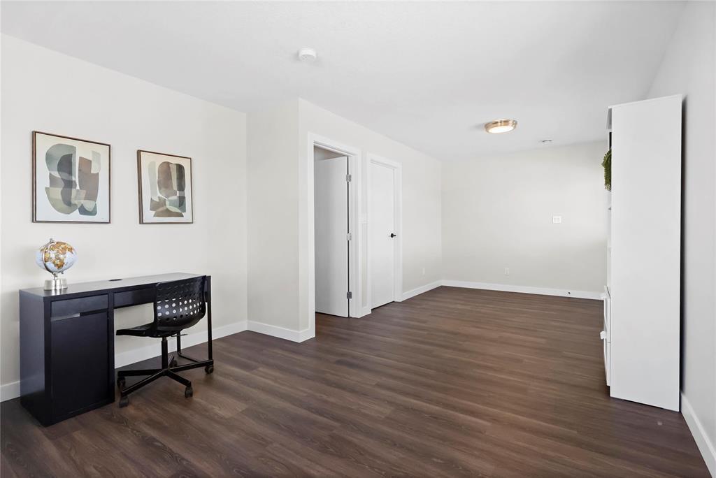8 Woodridge Way, Brandon, MB 