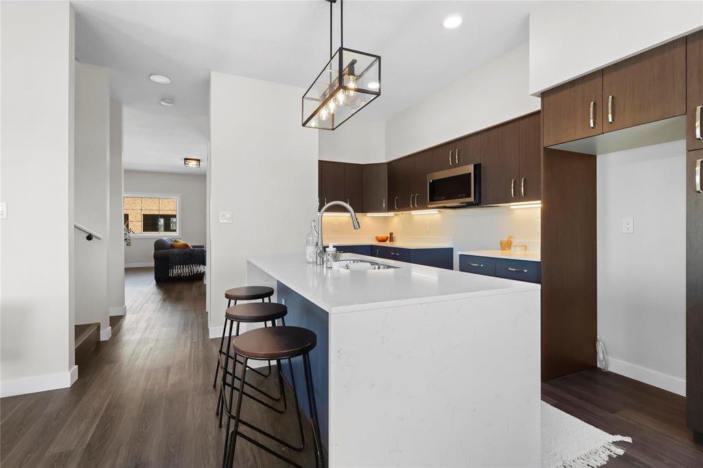 8 Woodridge Way, Brandon, MB 
