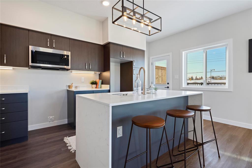 8 Woodridge Way, Brandon, MB 