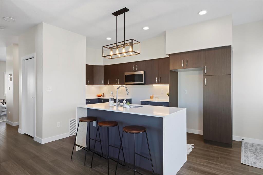 8 Woodridge Way, Brandon, MB 