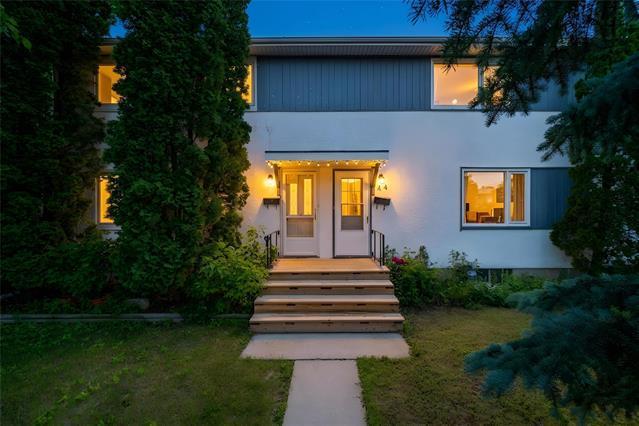 44 Beaumont BAY  Winnipeg, MB R3T 0N1