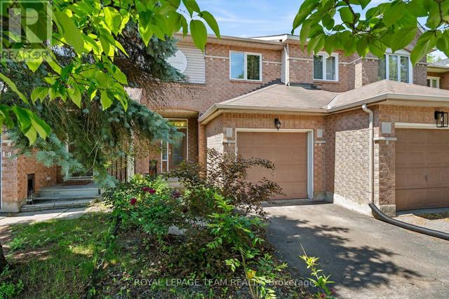 193 THORNBURY CRESCENT  Ottawa, ON K2G 6C2