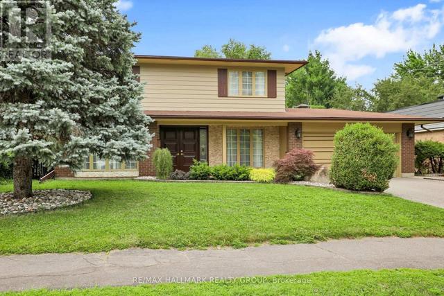 1712 PLAYFAIR DRIVE  Ottawa, ON K1H 5S6