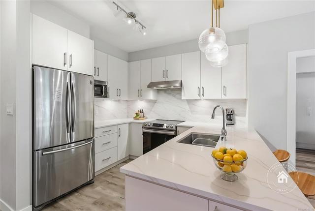 #308-20 Barsby Ave Nanaimo, BC V9R 0K4