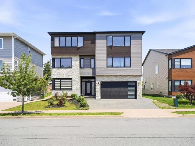 347 Starboard Drive  Halifax, NS B3M 0L5