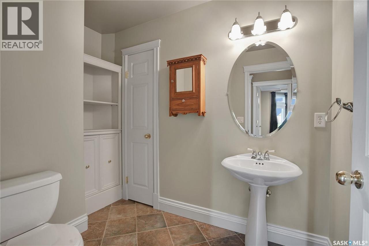 218 Horlick Crescent, Saskatoon, SK 