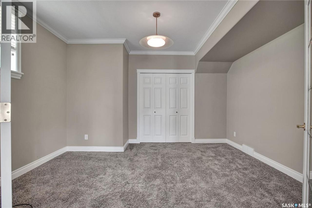 218 Horlick Crescent, Saskatoon, SK 