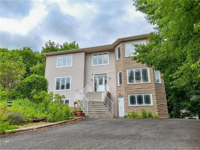 15 Gervais CRT  Fredericton, NB E3C 1L4