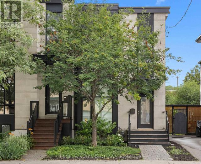 53 VAUGHAN STREET  Ottawa, ON K1M 1W9