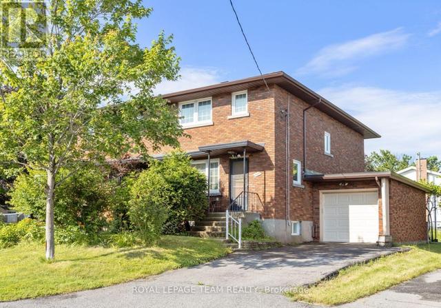1020 RIDDELL AVENUE S  Ottawa, ON K2C 2J5