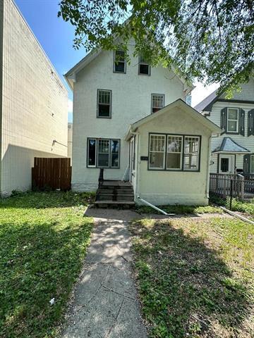 523 Furby ST  Winnipeg, MB R3B 2V9