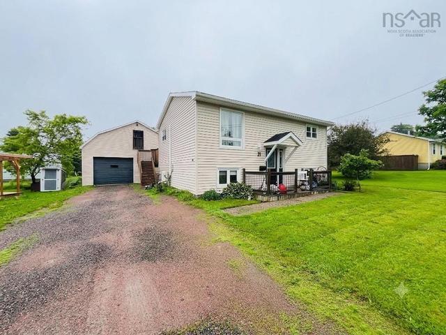 21 Snowden Avenue  Amherst, NS B4H 2N1