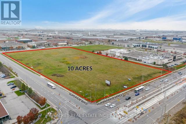 70 SUPERIOR BOULEVARD  Mississauga, ON L5T 2X9