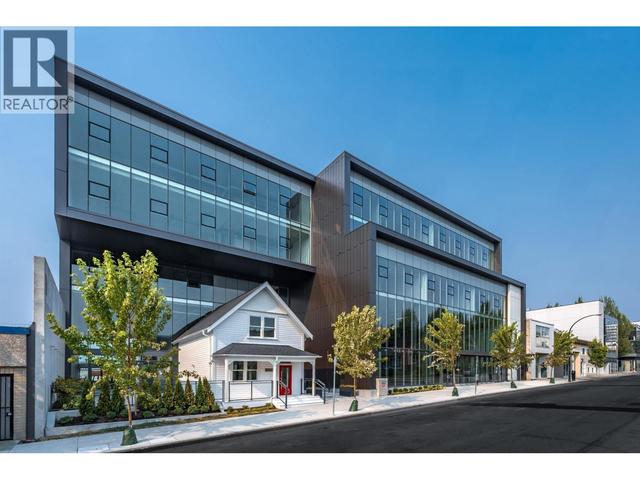 305 63 W 6TH AVENUE  Vancouver, BC V5Y 1K2