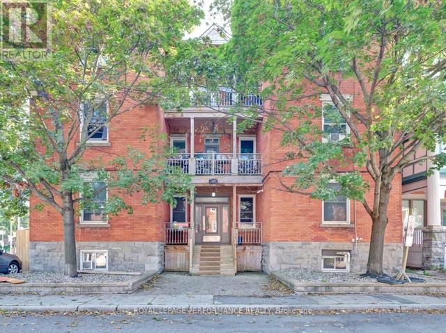 342 FRANK STREET  Ottawa, ON K2P 0Y1