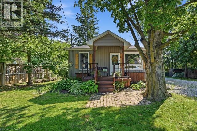 21 RENFREW Street E  Haldimand County, ON N3W 1E8