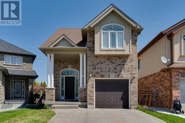 928 DUNBLANE COURT  Kitchener, ON N2R 1W9