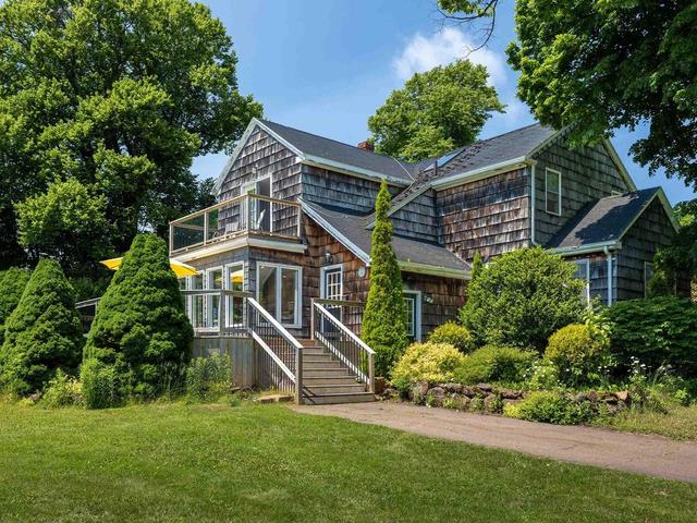 30 Palmers Lane  Parkdale, PE C1A 5V8